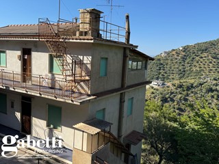 Casa Indipendente in Vendita a Gioiosa Marea, 75'000€, 180 m²