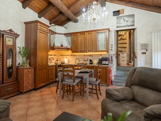 Casale in Vendita a Perosa Argentina, 59'000€, 100 m²