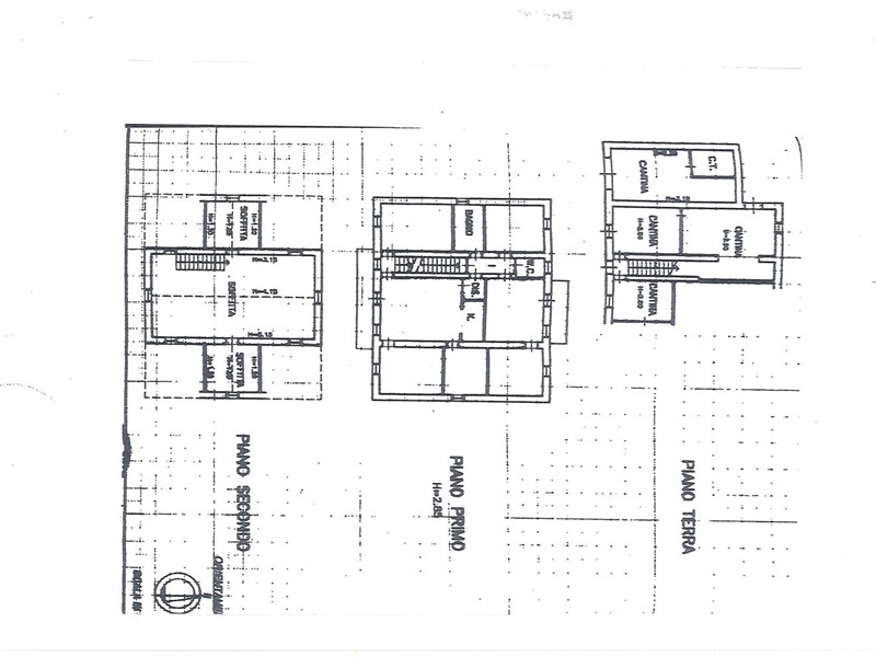Villa in Vendita a Castelbellino, 224'000€, 350 m²
