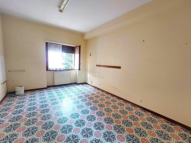 Quadrilocale in Vendita a Amelia, 65'000€, 100 m²