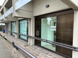 Negozio in Vendita a Caerano di San Marco, 480'000€, 700 m²