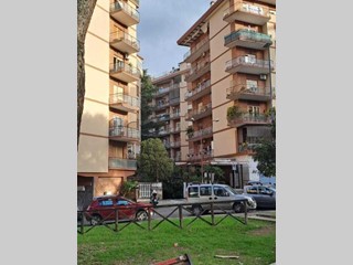 Quadrilocale in Vendita a Roma, zona Prenestino, 348'000€, 122 m²