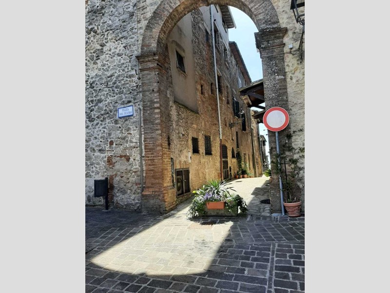 Casa Semi Indipendente in Vendita a Avigliano Umbro, 66'000€, 140 m²