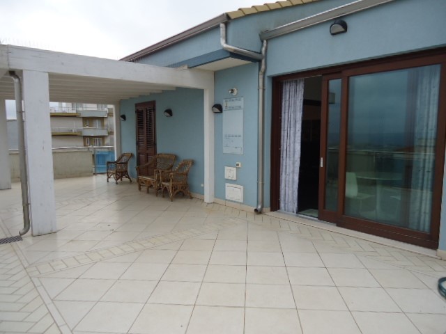 Quadrilocale in Affitto a Ragusa, 750€, 150 m², arredato, con Box