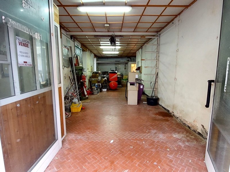 Immobile commerciale in Vendita a Genova, zona San Fruttuoso, 80'000€, 51 m²