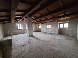 Casa Indipendente in Vendita a Campello sul Clitunno, zona Agliano, 25'000€, 95 m²