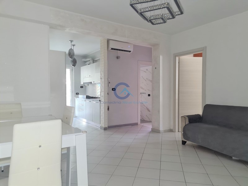 Trilocale in Affitto a Catanzaro, zona CZ Lido Giovino, 650&euro;, 85 m², arredato
