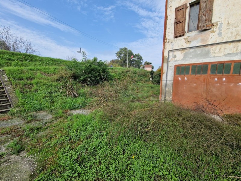 Casa Indipendente in Vendita a San Daniele Po, 29'900&euro;, 316 m², con Box