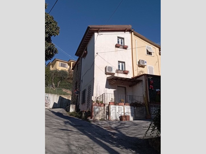 Casa Semi Indipendente in Vendita a Massarosa, zona Bargecchia, 120'000€, 48 m²