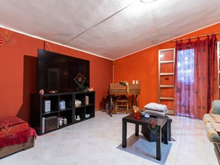 Trilocale in Vendita a Siracusa, zona Arenella-Plemmirio, 75'000&euro;, 100 m²