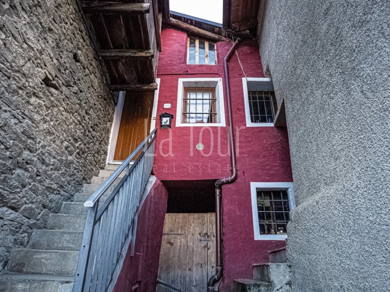 Bilocale in Vendita a Charvensod, 95'000&euro;, 174 m², arredato