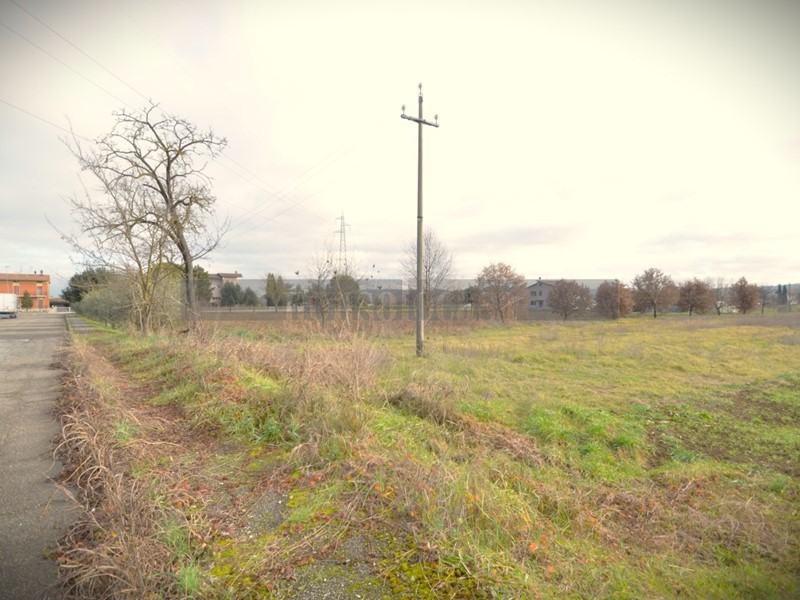 Terreno industriale in Vendita a Perugia, zona Balanzano, 198'000€, 3600 m²
