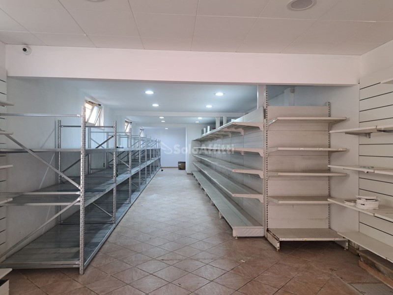 Capannone in Affitto a Catanzaro, zona Lido Casciolino, 900&euro;, 90 m²