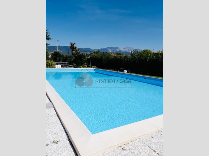 Casa Indipendente in Vendita a Ameglia, zona Fiumaretta, 695'000&euro;, 300 m², con Box