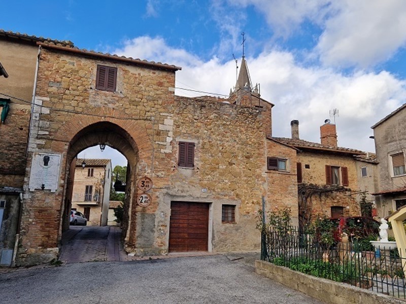 Casa Semi Indipendente in Vendita a Perugia, 89'000€, 153 m², arredato