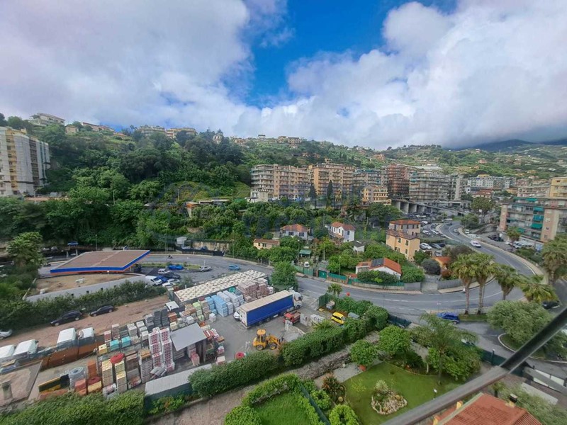 Trilocale in Vendita a Sanremo, 60'000€, 70 m²