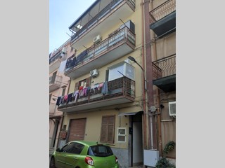 Casa Indipendente in Vendita a Casteldaccia, zona Autostrada , 85'000€, 190 m²