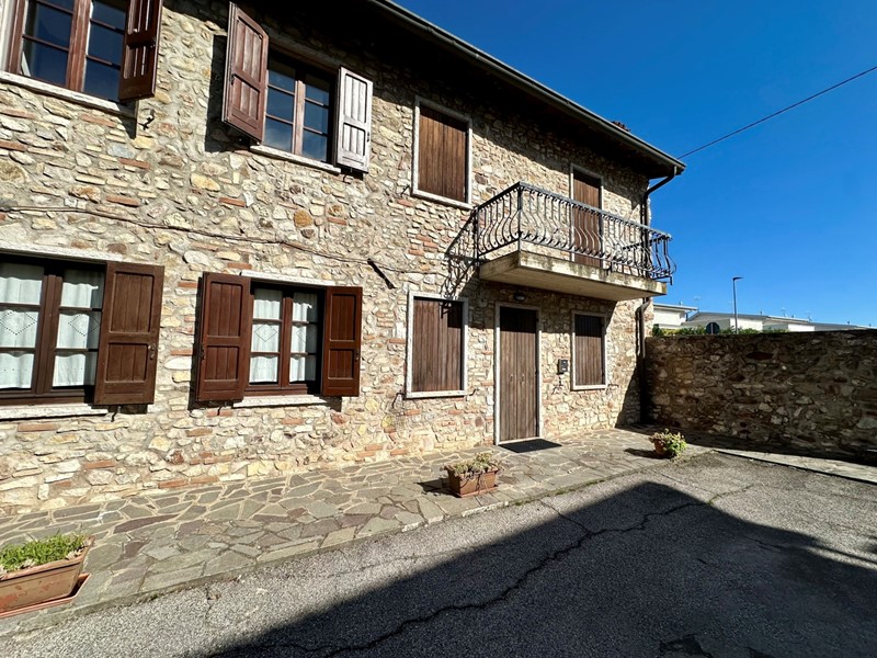 Villetta a schiera in Vendita a Sirmione, 295'000€, 115 m²