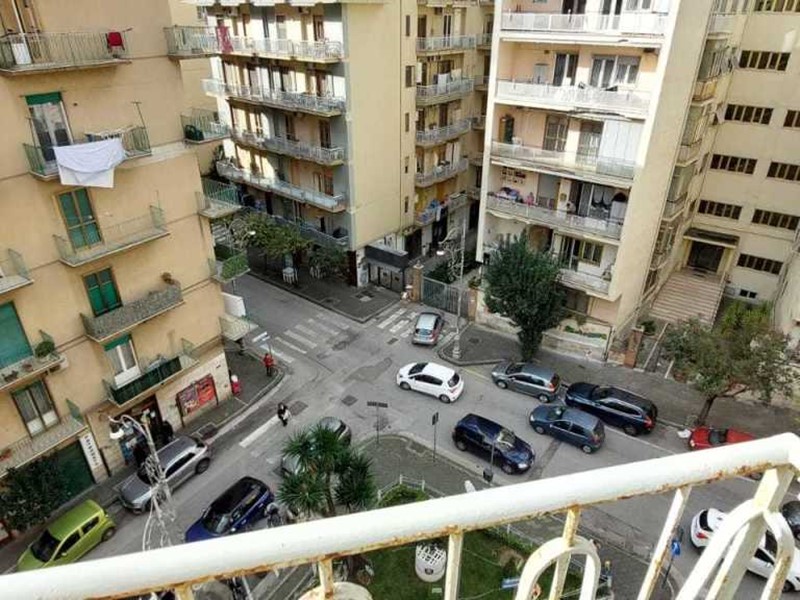 Quadrilocale in Vendita a Salerno, 270'000€, 105 m²