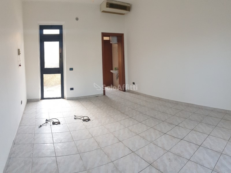 Capannone in Affitto a Minerbe, zona San Zenone, 300€, 30 m²