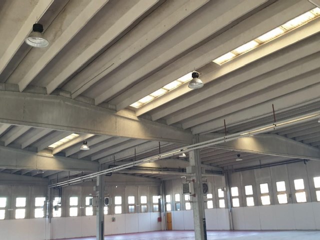 Capannone in Affitto a Verbania, zona FONDOTOCE TECNOPARCO , 5'500€, 1680 m²