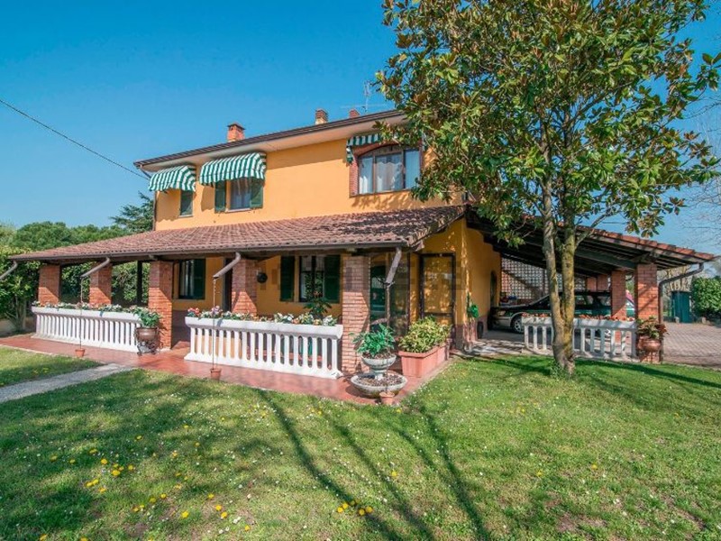 Casale in Vendita a Verrua Po, 250'000€, 250 m²
