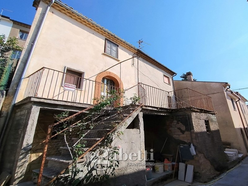 Casa Indipendente in Vendita a Molise, 35'000€, 137 m², arredato