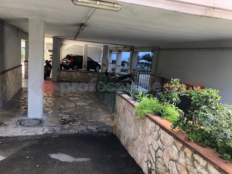 Appartamento in Vendita a Napoli, 235'000€, 110 m²