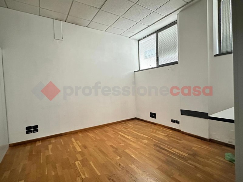 Ufficio in Vendita a Arezzo, 165'000€, 150 m²