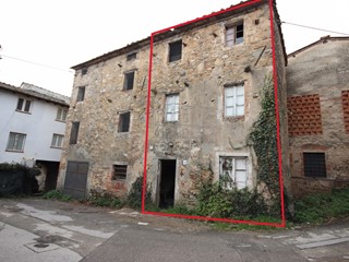 Casa Indipendente in Vendita a Capannori, 30'000€, 60 m²