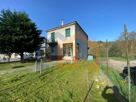 Casa Indipendente in Vendita a Saliceto, 85'000€, 220 m², con Box