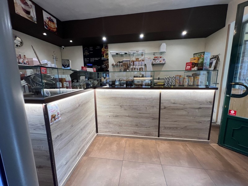 Attività commerciale in Vendita a Reggio Emilia, zona Centro storico, 35'000€, 30 m²