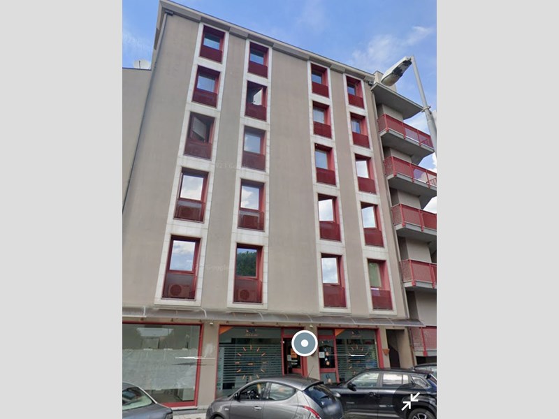 Ufficio in Affitto a Massa, 600€, 65 m²