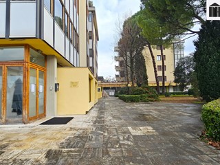 Attività commerciale in Vendita a Santa Croce sull'Arno, 195'000€, 200 m²