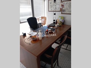 Ufficio in Vendita a Carrara, zona Marina di Carrara, 39'000€, 25 m²