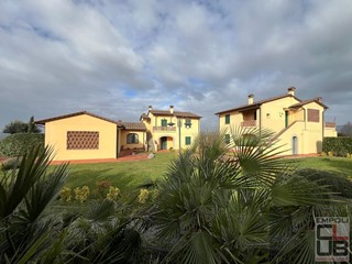 Casale in Vendita a Cerreto Guidi, 1'500'000€, 410 m², arredato