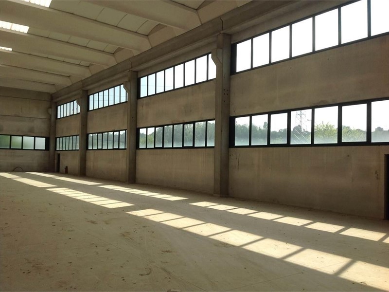 Capannone in Vendita a Massa, 5'300'000€, 13172 m²
