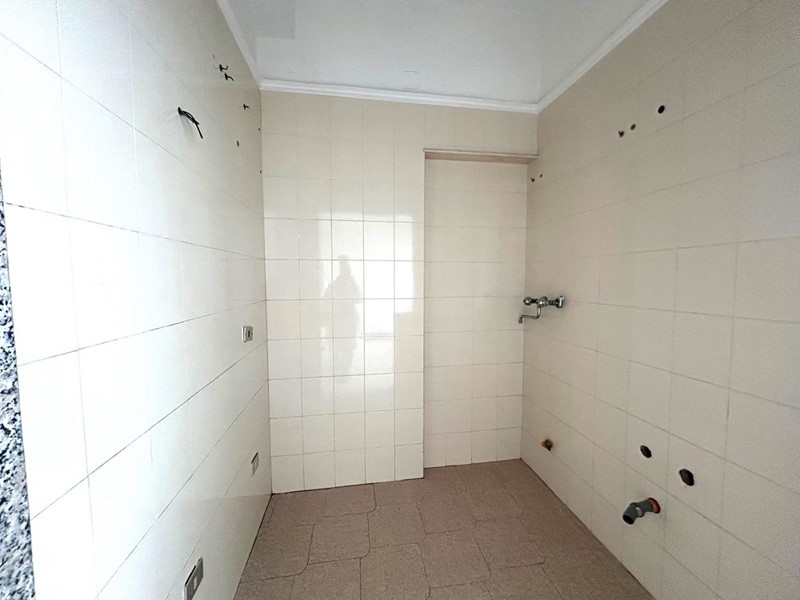 Appartamento in Vendita a Pulsano, 105'000€, 185 m²