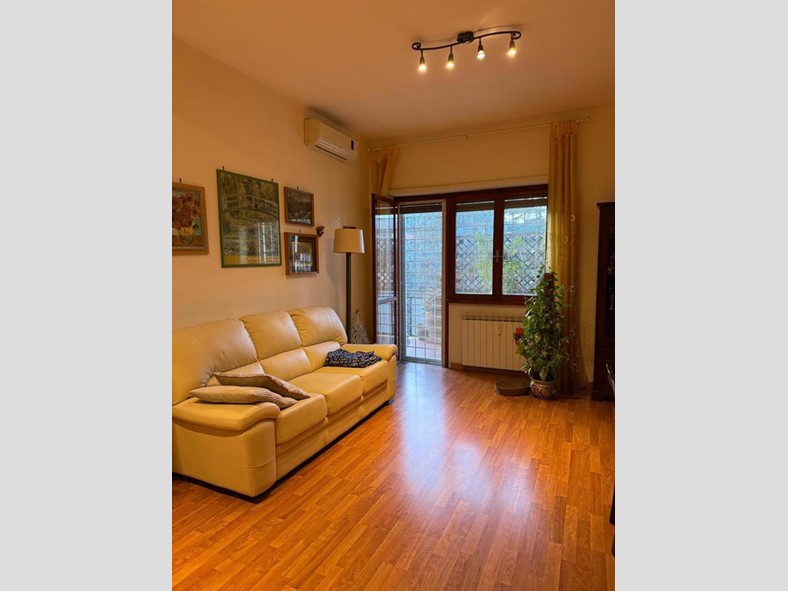 Trilocale in Vendita a Roma, 375'000€, 97 m²