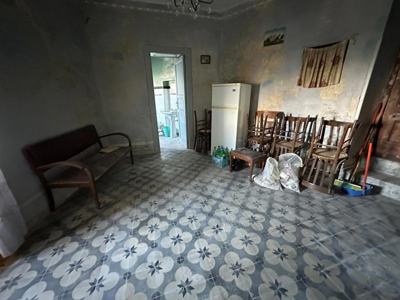 Casa Indipendente in Vendita a Santa Lucia del Mela, 39'000€, 255 m²