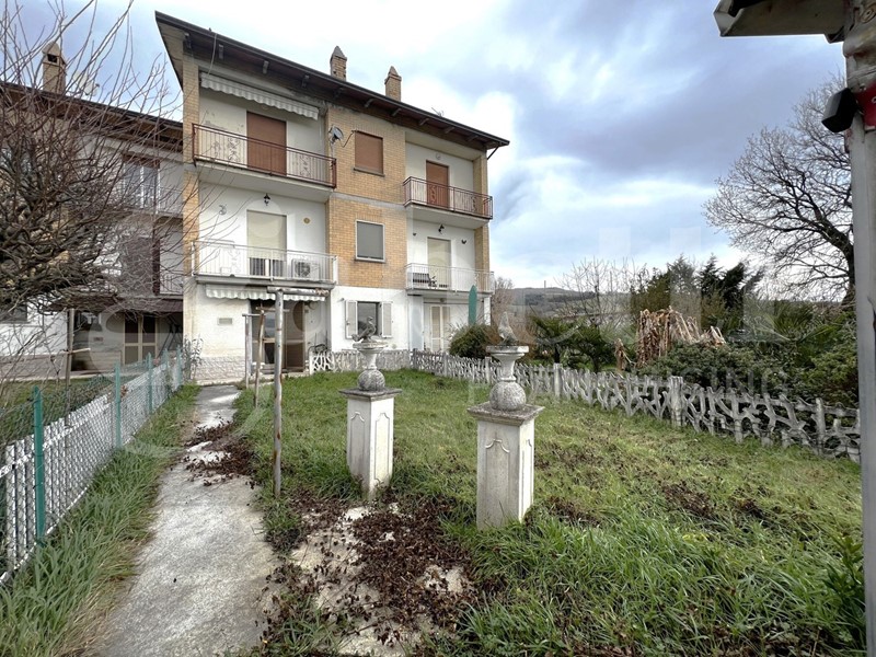Appartamento in Vendita a Gubbio, 80'000&euro;, 100 m²