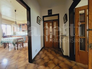 Appartamento in Vendita a Gubbio, 80'000&euro;, 100 m²