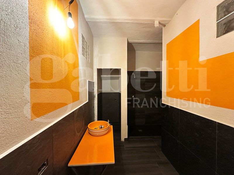 Ufficio in Vendita a Civita Castellana, 120'000€, 100 m²