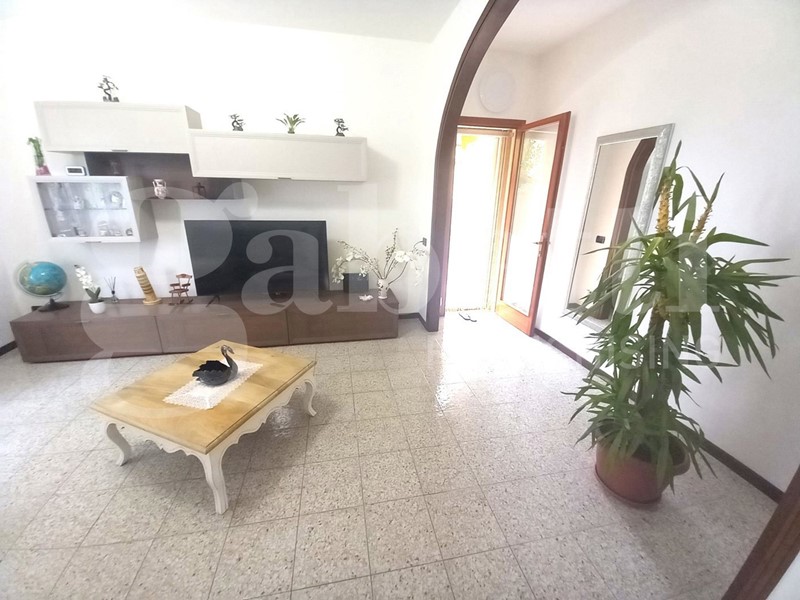 Villa bifamiliare in Vendita a Chioggia, 180'000€, 120 m², arredato