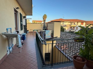 Casa Indipendente in Vendita a Aci Sant'Antonio, zona Circonvallazione, 210'000€, 165 m², con Box