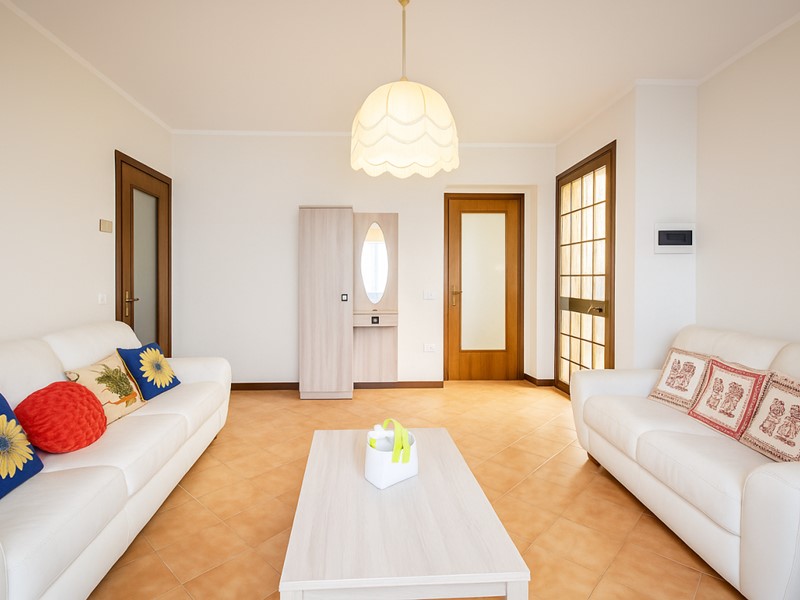 Casa Indipendente in Vendita a San Pietro Mussolino, 130'000&euro;, 95 m², con Box