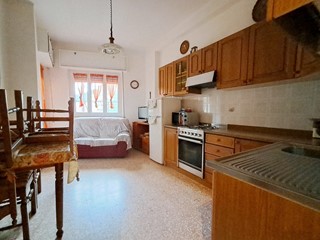 Trilocale in Vendita a Borghetto Santo Spirito, 250'000€, 60 m², arredato, con Box