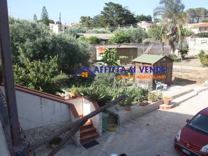 Casa Indipendente in Vendita a Siracusa, 200'000&euro;, 200 m², arredato
