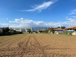 Terreno industriale in Vendita a Cassola, 315'000€, 3000 m²