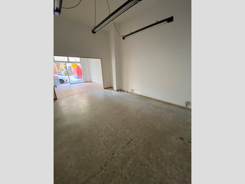 Capannone in Affitto a Grottammare, 500€, 42 m²